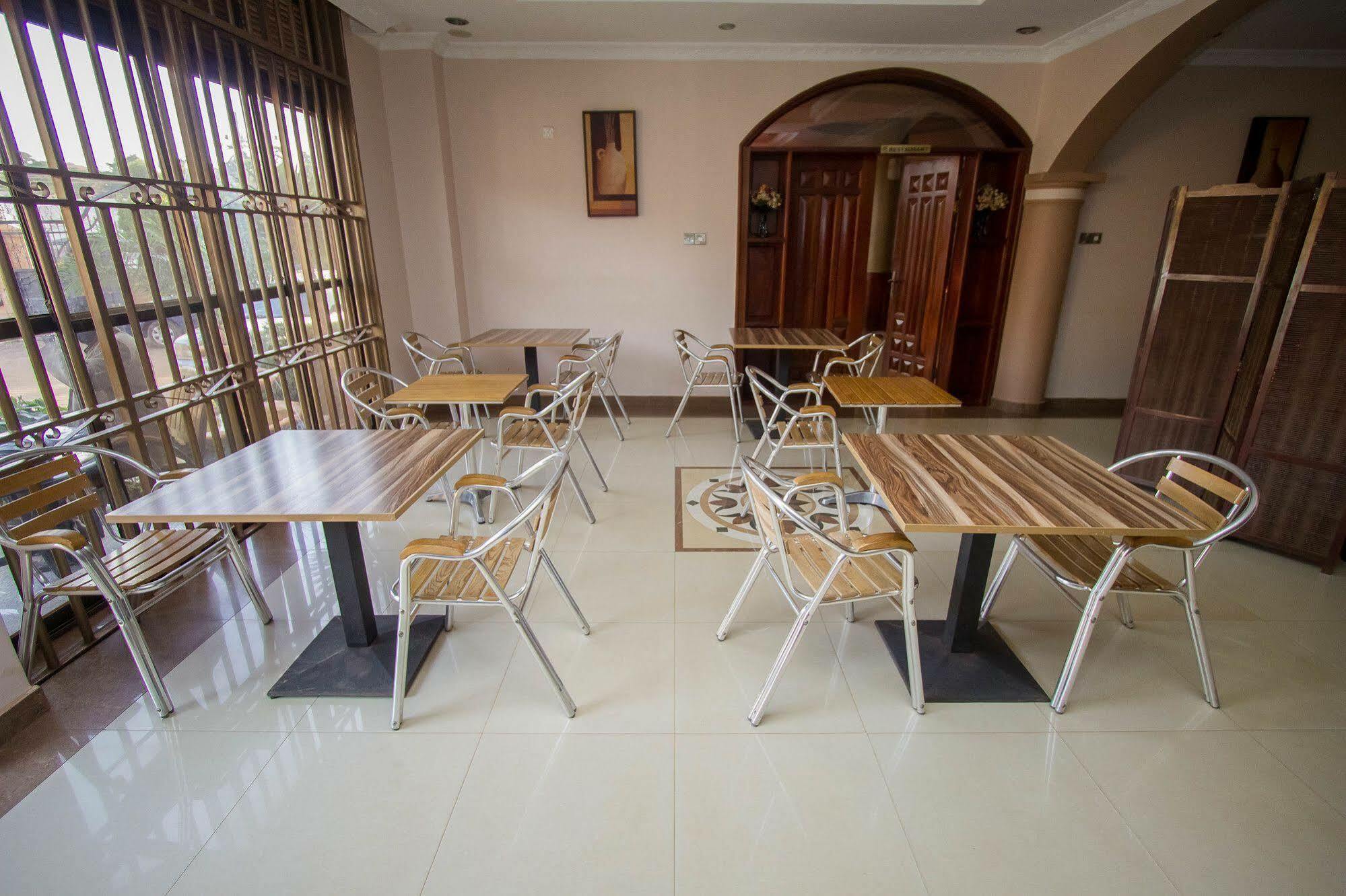 Tristar Hotel Kampala Zewnętrze zdjęcie